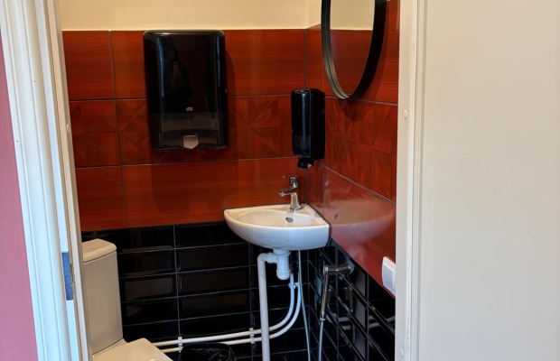 Müüa teisldatav kiosk (ca26m2) wc-ga