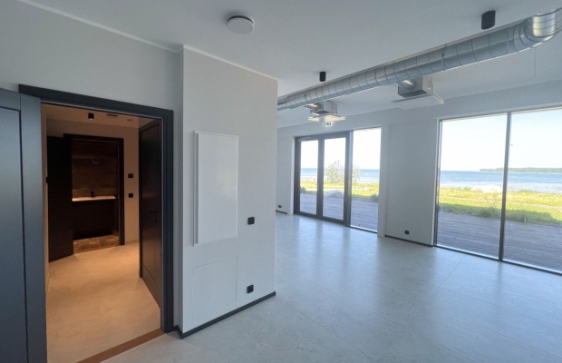 LUMMAVA MEREVAATE JA AVARA TERRASSIGA ÄRIPIND PÕHJA-TALLINNAS!