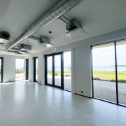 LUMMAVA MEREVAATE JA AVARA TERRASSIGA ÄRIPIND PÕHJA-TALLINNAS!