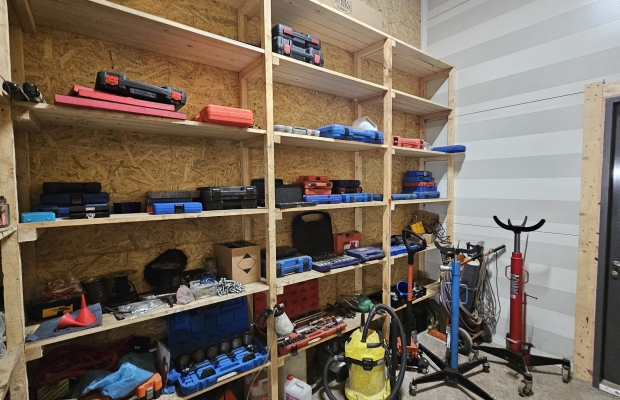 Продается действующая автомастерская с современным оборудованием, инструментом и оборудованием и действующим договором аренды.