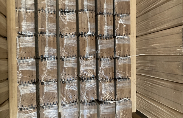 A manufacturer of sauna materials is looking for an investor