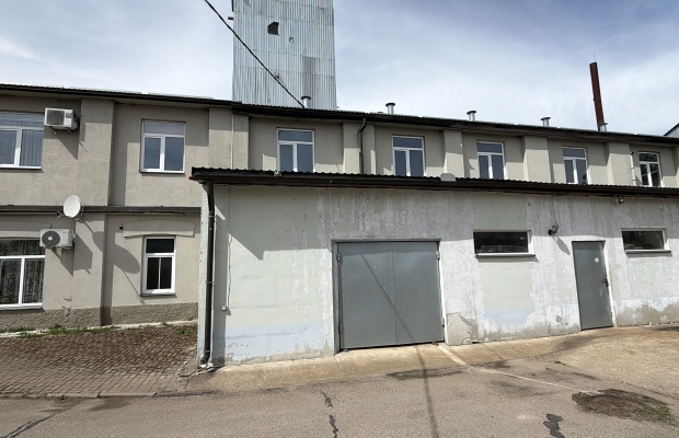 Alcohol plant, 60 ton scales, railway, wells, natural gas