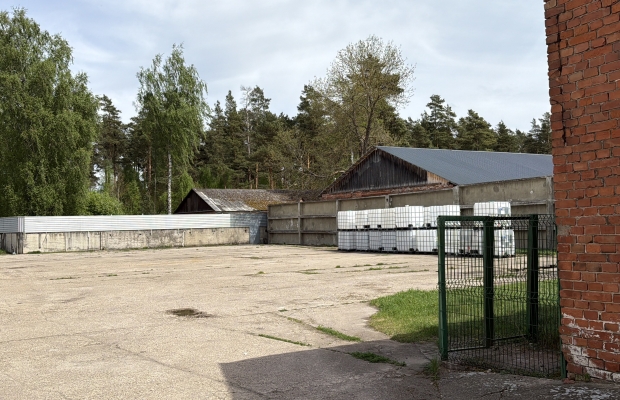 Alcohol plant, 60 ton scales, railway, wells, natural gas