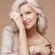 Nordic jewelry brand/e-shop - 77% margin - 10k customer base
