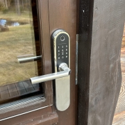 Operating Smart Home + smart locks business (inventory ~€10,000 + partners)