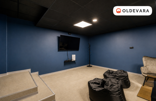 The lounge business is ready for a new owner!