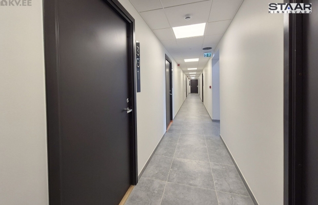 Müüa kaasaegne büroopind, parkimiskohaga