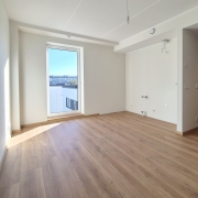 Müüa kaasaegne büroopind, parkimiskohaga