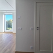 Müüa kaasaegne büroopind, parkimiskohaga