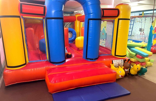 MÜÜA TEGUTSEV LASTE MÄNGUTUBA – ESTEPONA, HISPAANIA