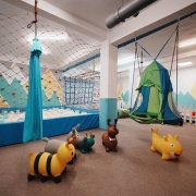 MÜÜA TEGUTSEV LASTE MÄNGUTUBA – ESTEPONA, HISPAANIA