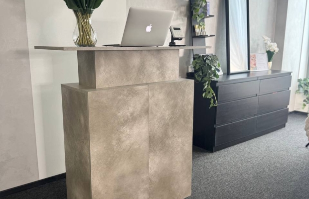 MÜÜA TÖÖTAV BUTIIK-ILUSTUUDIO KOOS MEESKONNA, KOOLITUSPOTENTSIAALI JA DIGITAALSE TARISTUGA