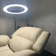 MÜÜA TÖÖTAV BUTIIK-ILUSTUUDIO KOOS MEESKONNA, KOOLITUSPOTENTSIAALI JA DIGITAALSE TARISTUGA