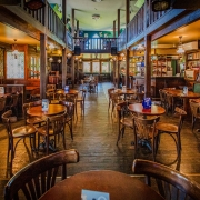 Tegutsev pubi Rapla kesklinnas – hoone, maa, inventar ja seadmed