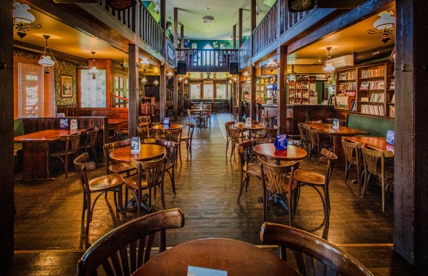 Tegutsev pubi Rapla kesklinnas – hoone, maa, inventar ja seadmed