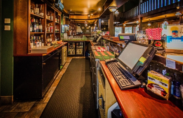 Tegutsev pubi Rapla kesklinnas – hoone, maa, inventar ja seadmed