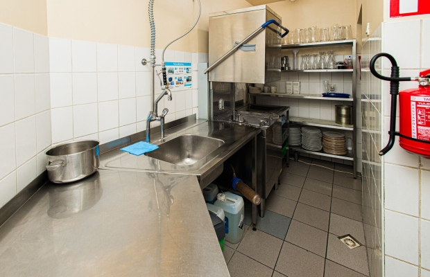 Tegutsev pubi Rapla kesklinnas – hoone, maa, inventar ja seadmed