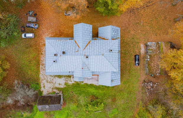 Väärika hingega endine kirikumõisa peahoone ootab uut peremeest!