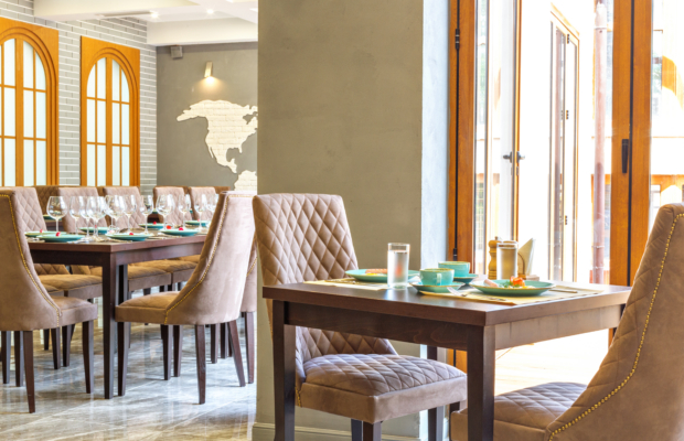 Kuidas restorani osta ja müüa? 2 Served table in restaurant